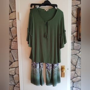 One world green and purple Paisley pants set